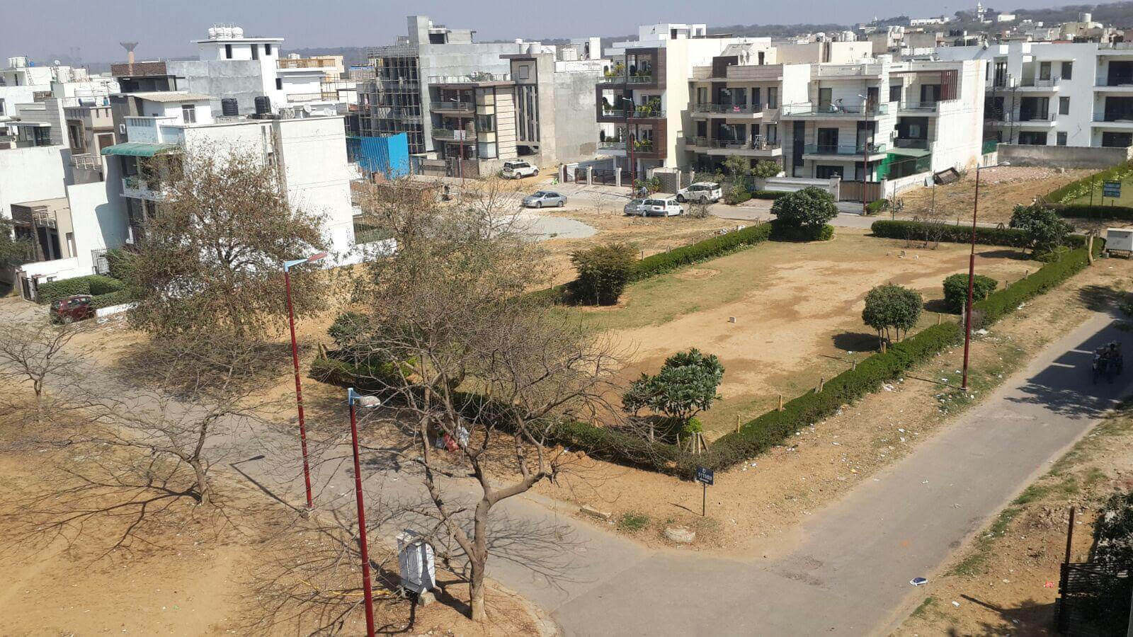huda-plots-on-sale